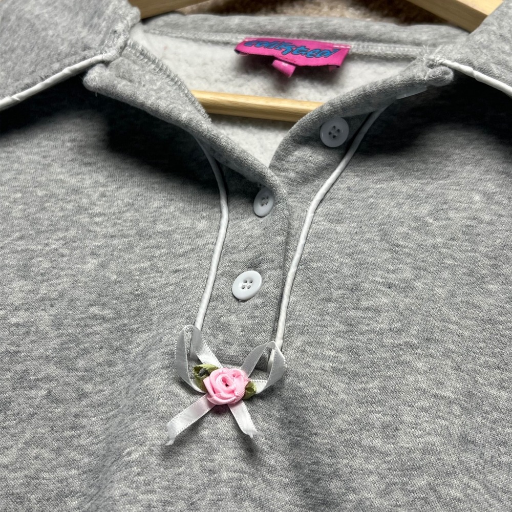 Y2K Grey Cropped‎ Sweatshirt Bow White Trim and Flower Detail M Cute Coquette